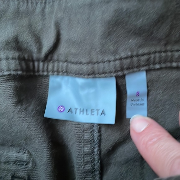 ATHLETA ORGANIC COTTON JASPER GREEN ZIPPER ANKLE CARGO PANTS 8 349782 A15 - Picture 4 of 7